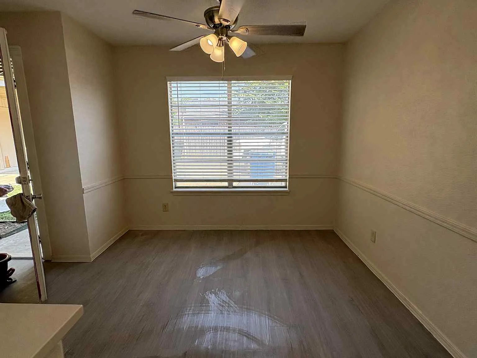 2 bed, 1.5 bath, 1200 sqft, $1,350 — Photo 4