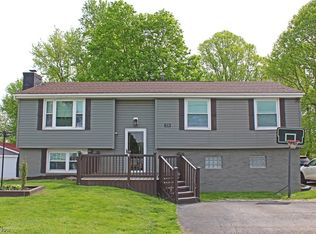 274 Walker Manor Cir, Colliers, WV 26035