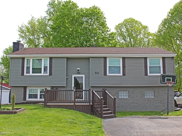 274 Walker Manor Cir, Colliers, WV 26035