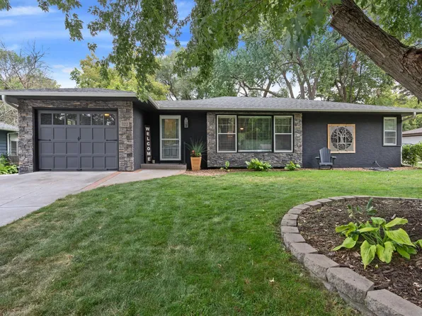322 Oakwood Dr, Anoka, MN 55303