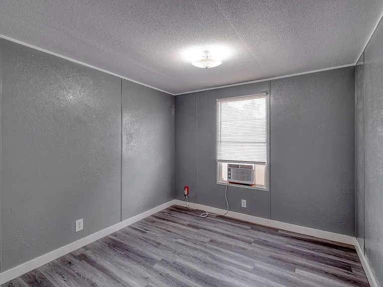 1129 Merners Trl — Photo 12