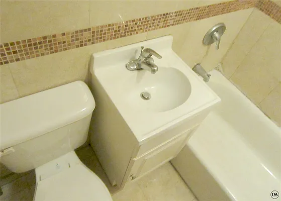 Rented by DSA Realty | media 30