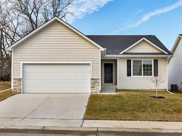 425 Commons Dr, Carlisle, IA 50047