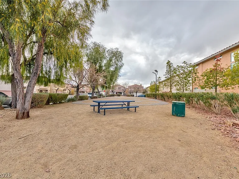 5288 Judkins Dr — Photo 15