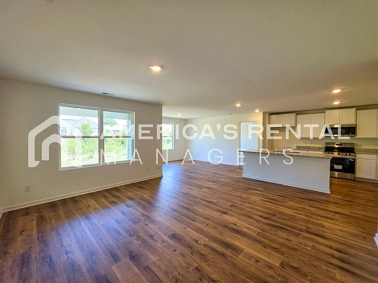 609 Aberdeen Trce — Photo 36