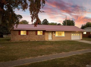 202 Krebs Dr, Sabina, OH 45169