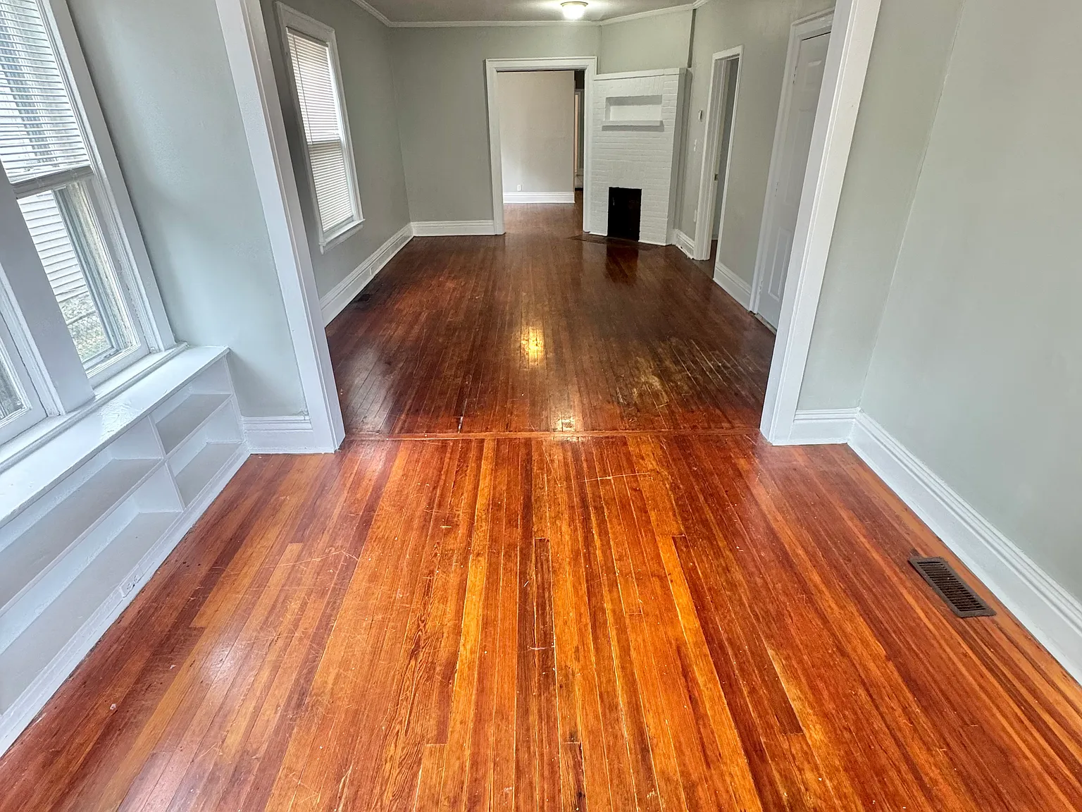 429 Parkdale Ave — Photo 2