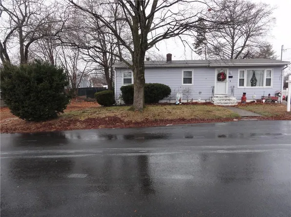 31 Auburn Ave, Johnston, RI 02919