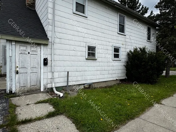 1001 Greenwich St, Saginaw, MI 48602