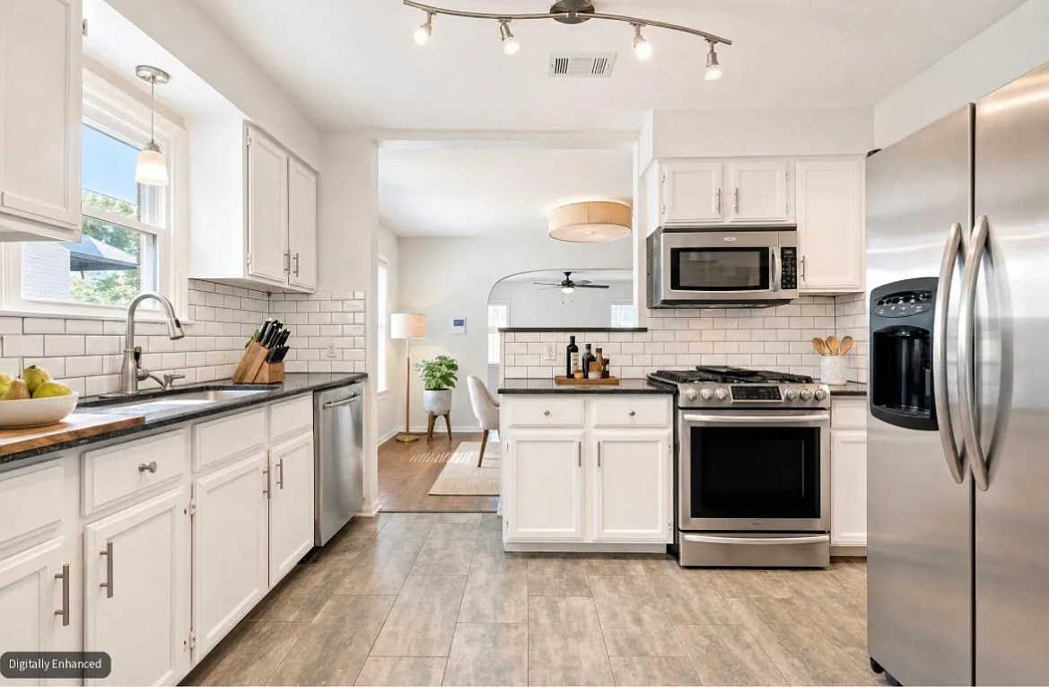 3 bed, 1324 sqft, $2,700 — Photo 4