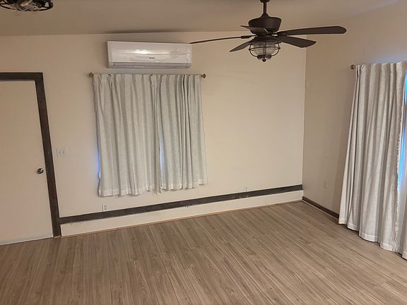 2nd image of 405 N Cloverdale Blvd #B