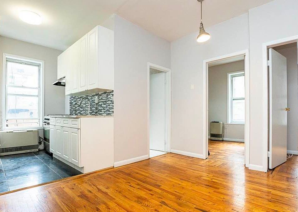 1st image of 272 Grand St APT 4