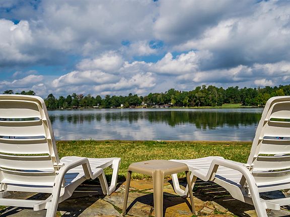 4th image of 1476 Lake Crest Dr