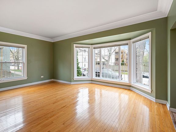 2nd image of 7113 N Wolcott Ave