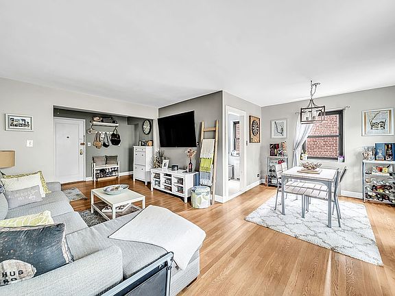 5th image of 83-75 118th St APT 5K
