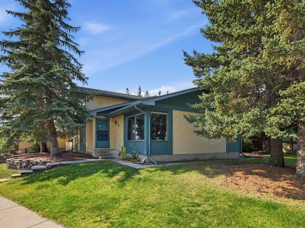 5 N Glenwood Cres, Cochrane, AB T4C 1H4