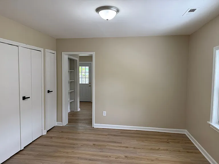 1151 Perry St — Photo 4
