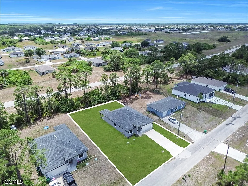 3 bed, 2.5 bath, 1503 sqft, $2,200 — Photo 3