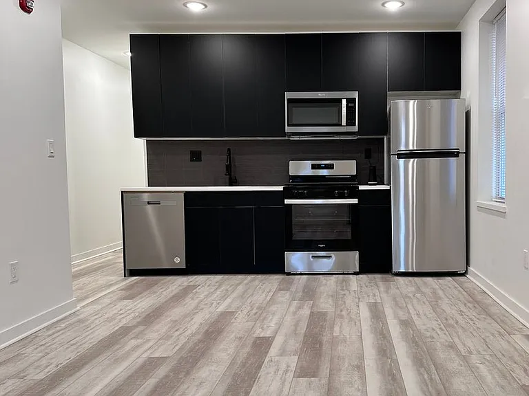 129 S 51st St #1F — Photo 16