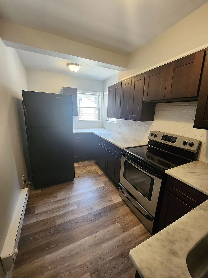 207 N 8th St — Photo 1