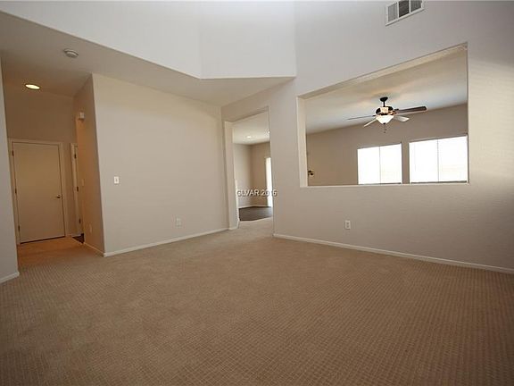 3rd image of 609 Sterling Spur Ave