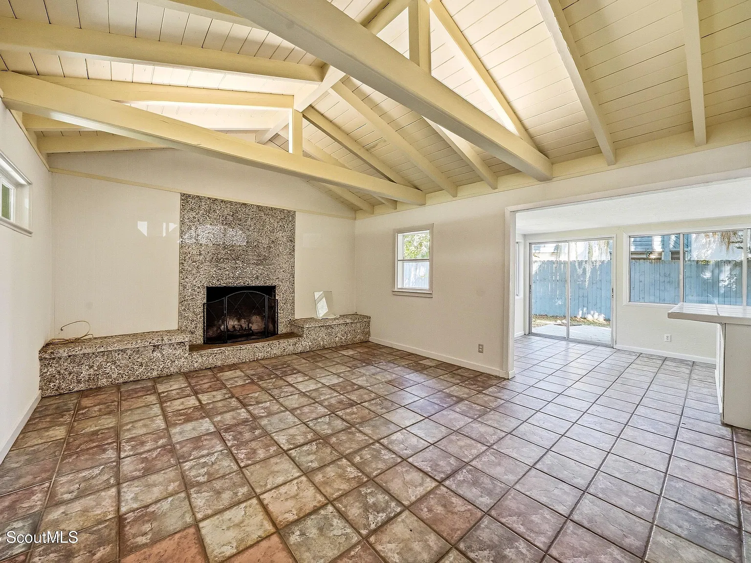 2 bed, 2.0 bath, 1240 sqft, $1,800 — Photo 4
