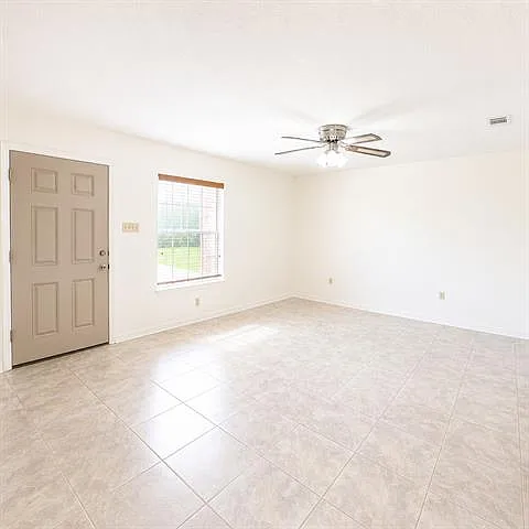 Building Photo - 205 Omega St #A