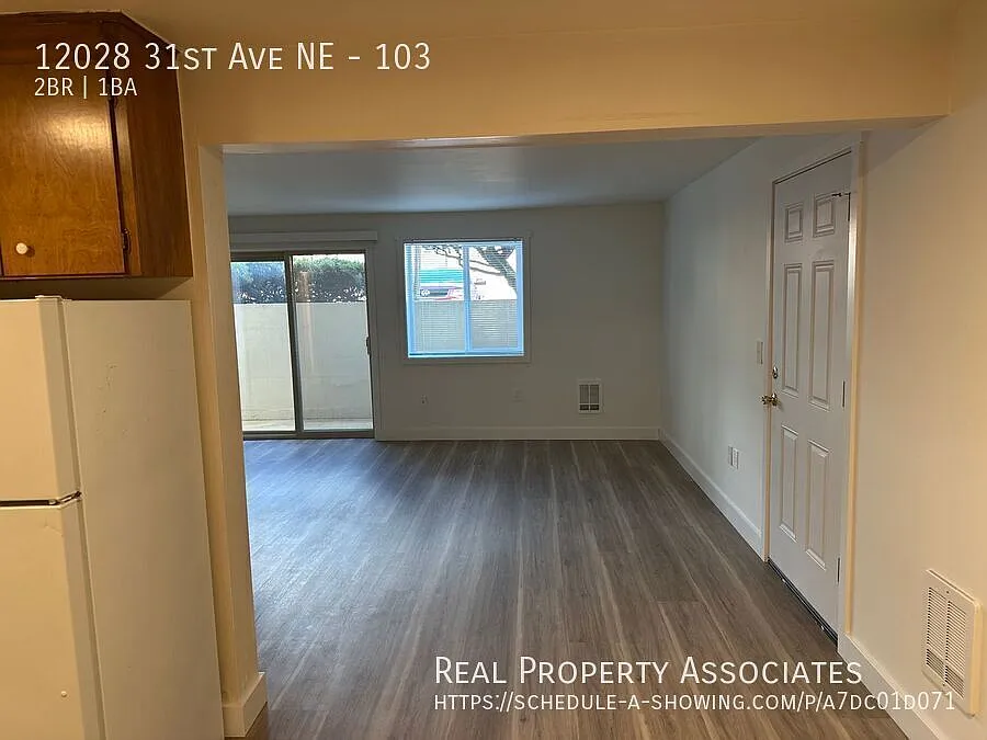 Lake City Apartment — Photo 3