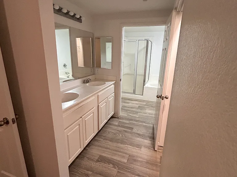 9728 Marilla Dr — Photo 12