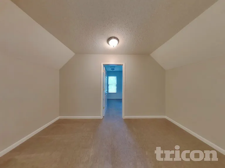 649 Stratford Dr — Photo 14