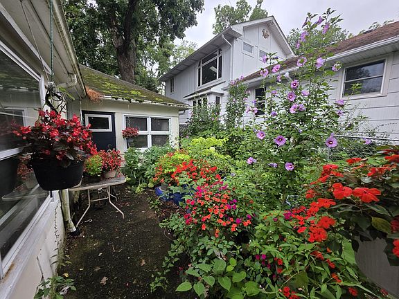 4th image of 26216 N Elmwood Ave