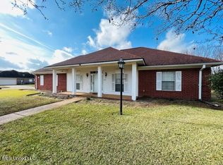 4210 Summerton Dr, Byram, MS 39272