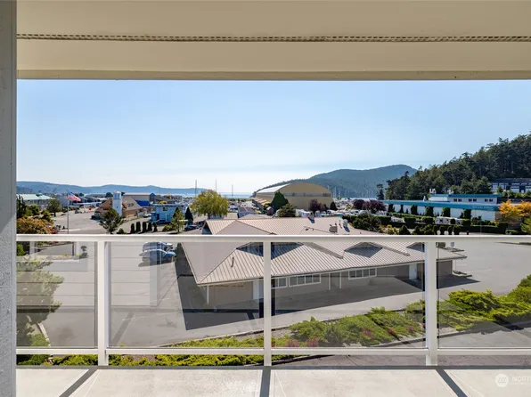 1800 Skyline Way #302, Anacortes, WA 98221