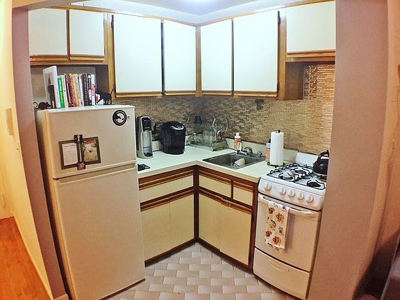 5th image of 411 W 24th St #6C