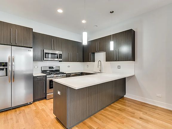3rd image of 3201 W Wabansia Ave #1B
