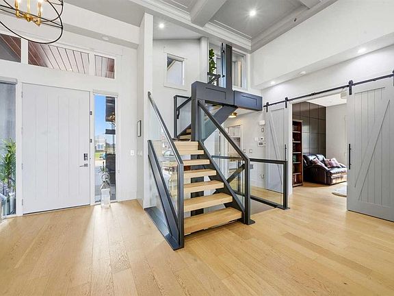 2nd image of 7 E Kautz Close