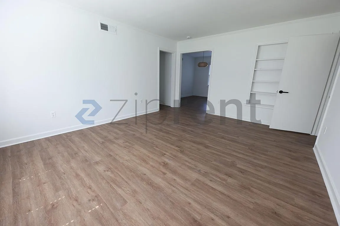 2 bed, 1100 sqft, $2,000 — Photo 3