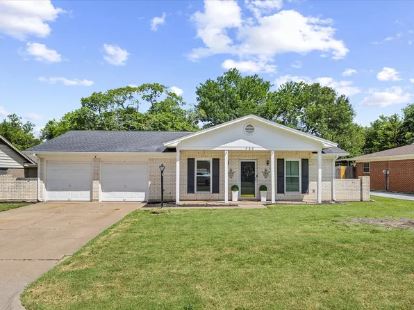 233 NE Amy St, Burleson, TX 76028