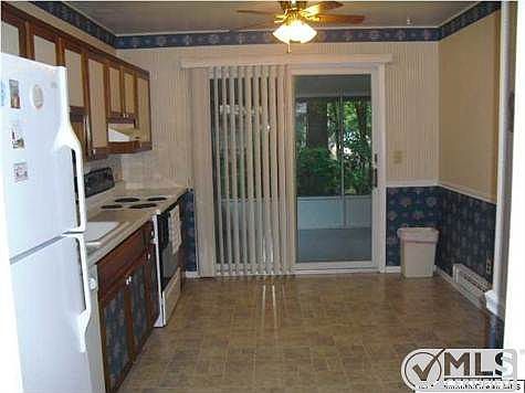 4th image of 6 N Carolina Ave #A