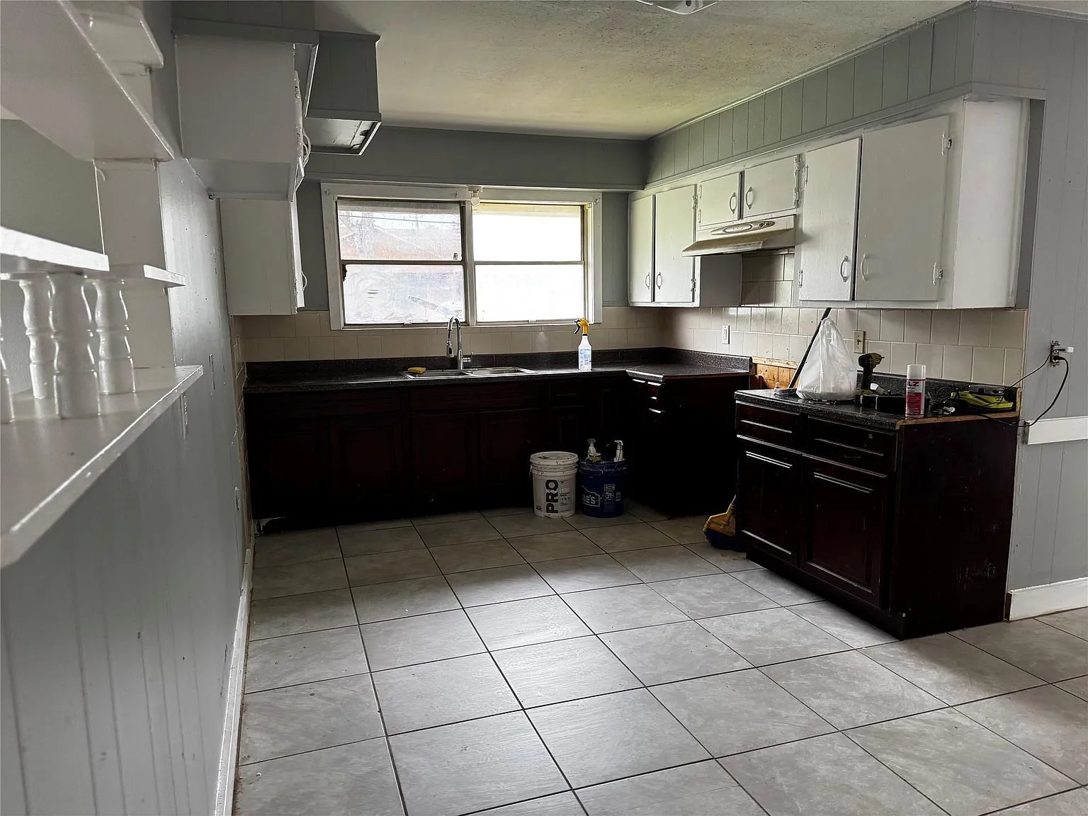 5 bed, 2.5 bath, 2008 sqft, $1,800 — Photo 3
