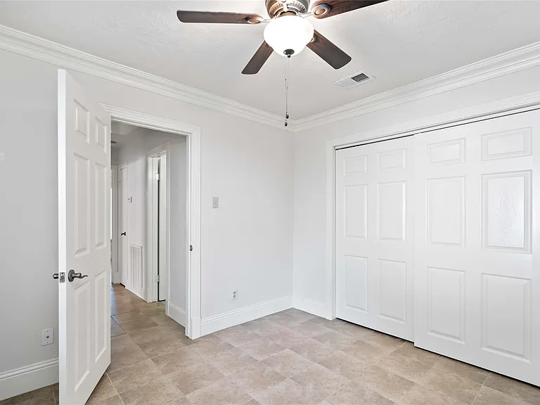 16054 Hidden Acres Dr — Photo 17