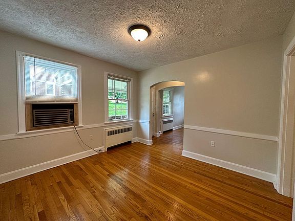 5th image of 1118 Chestnut Hill Dr
