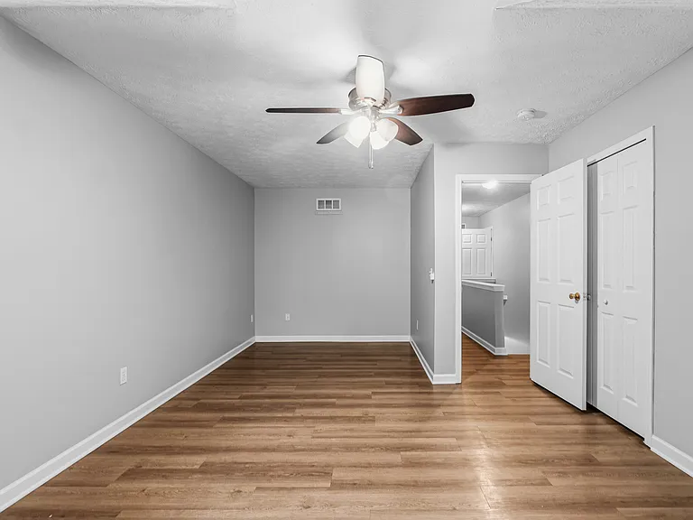 22074 Marberry Cmns — Photo 15