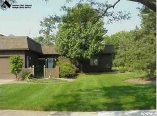 19220 Briarwood Ln #1-4, Strongsville, OH 44149