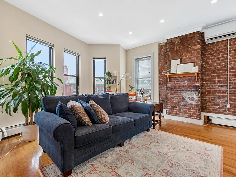 50 Main St #21 — Photo 1