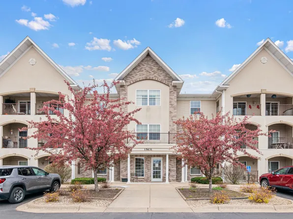 15631 Linnet St NW APT 304, Andover, MN 55304