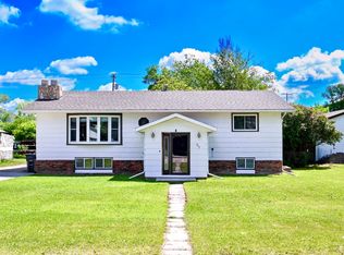 317 2nd St SE, Stanley, ND 58784