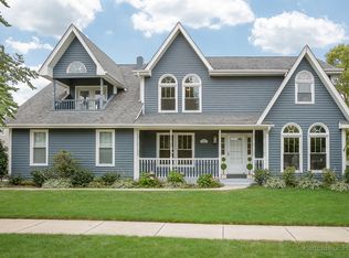 523 Harding Ave, Glen Ellyn, IL 60137