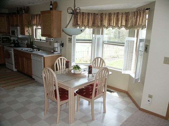 4th image of 9218 Echo Hill Ct