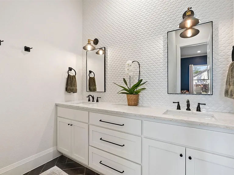 1410 Hart St — Photo 28